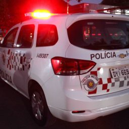 Vítima encontra moto furtada e detém jovem de 18 anos na zona leste