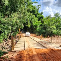 Secretarias de Obras e Agricultura concluem a construção da ponte da vicinal de Dirceu