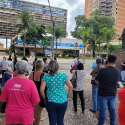 Moradores do CDHU protestam e pedem solução para drama vivido na zona sul