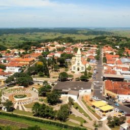 Eleitorado de Pompeia vai de jovens de 16 anos a único eleitor centenário