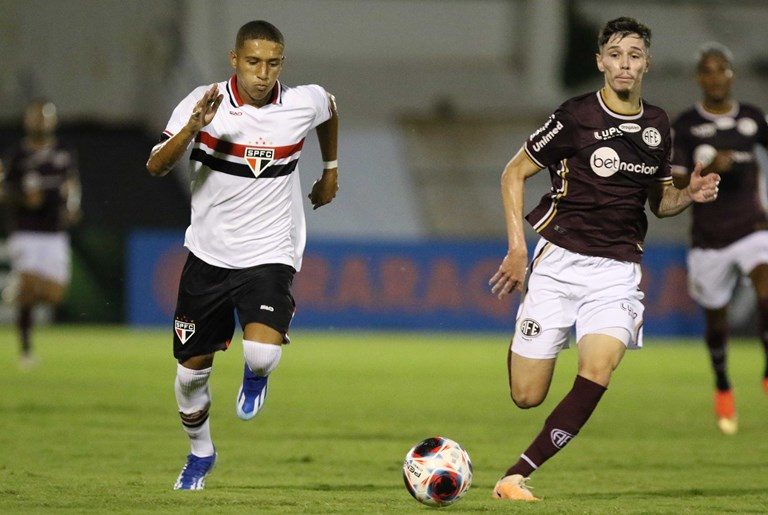 São Paulo vence Ferroviária por 2 a 1 e se classifica às oitavas da Copinha