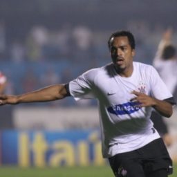 Salvador Salgueiro anuncia contratação de ex-zagueiro do Corinthians