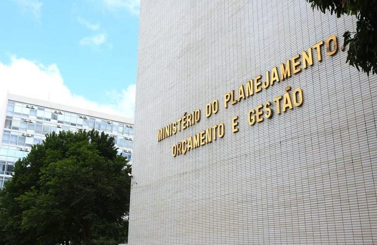 Ministério do Planejamento publica edital de concurso com salários de R$ 21 mil