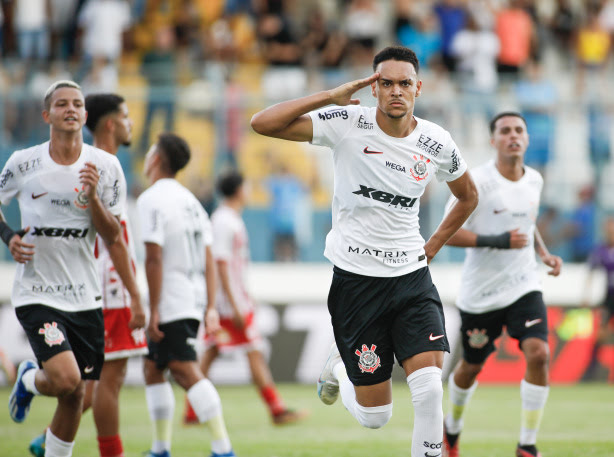 Corinthians bate o Bangu e vence a segunda na competição