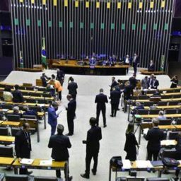 Câmara dos Deputados volta do recesso com ameaça de travar agenda do governo Lula