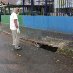 Prefeitura realiza reparos e limpeza em locais afetados pela forte chuva