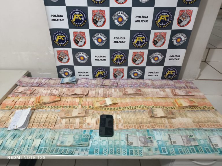 PM apreende mais de R$ 22,2 mil com suspeito de tráfico de drogas na zona sul