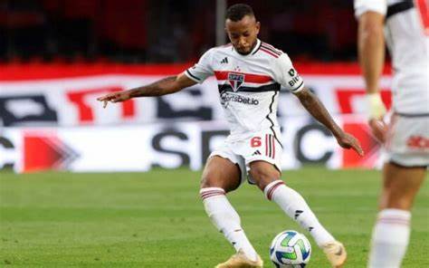 Welington só renova se São Paulo mudar proposta; Inter e Botafogo monitoram