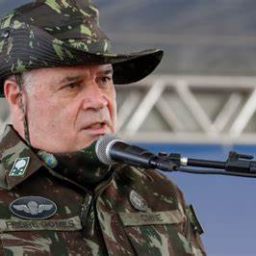 Ex-chefe do Exército foi criticado por bolsonaristas por submergir em reuniões