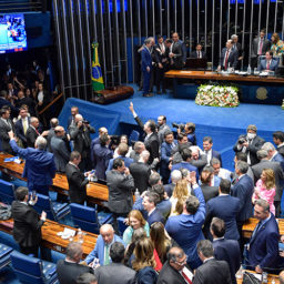 Senado aprova urgência para acelerar votação sobre fim da saidinha em plenário