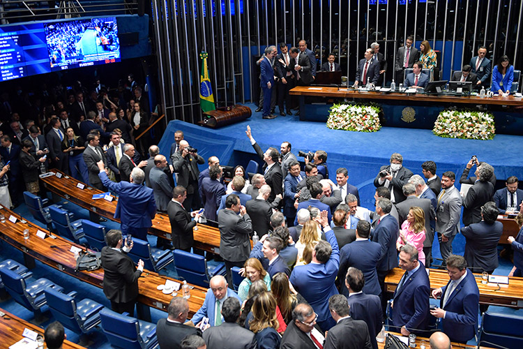 Senado aprova urgência para acelerar votação sobre fim da saidinha em plenário