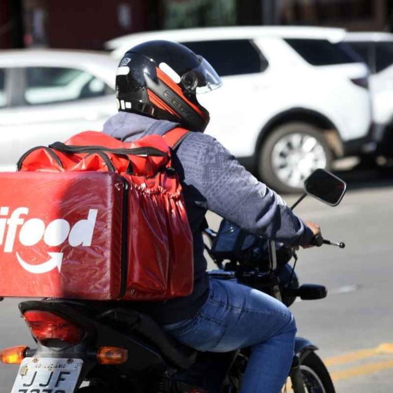 iFood fora do ar? Usuários relatam problemas para fazer pedidos no app