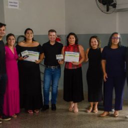 Iniciativa do prefeito de Quintana premia professores por boas práticas educacionais
