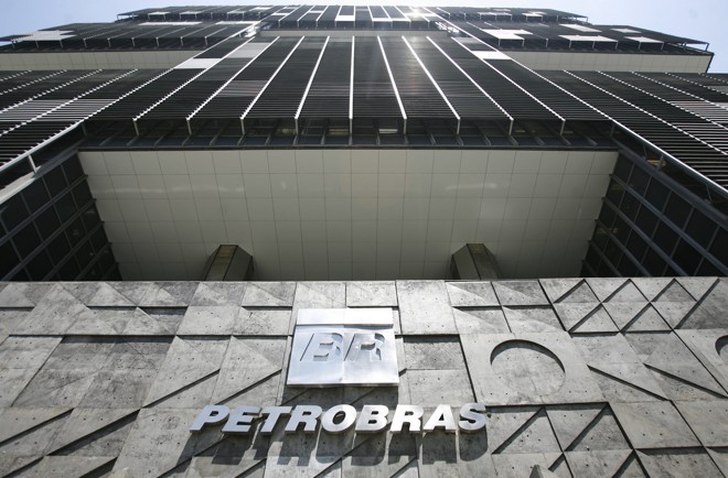 Ações da Petrobras abrem em queda de mais de 10% após balanço no mercado