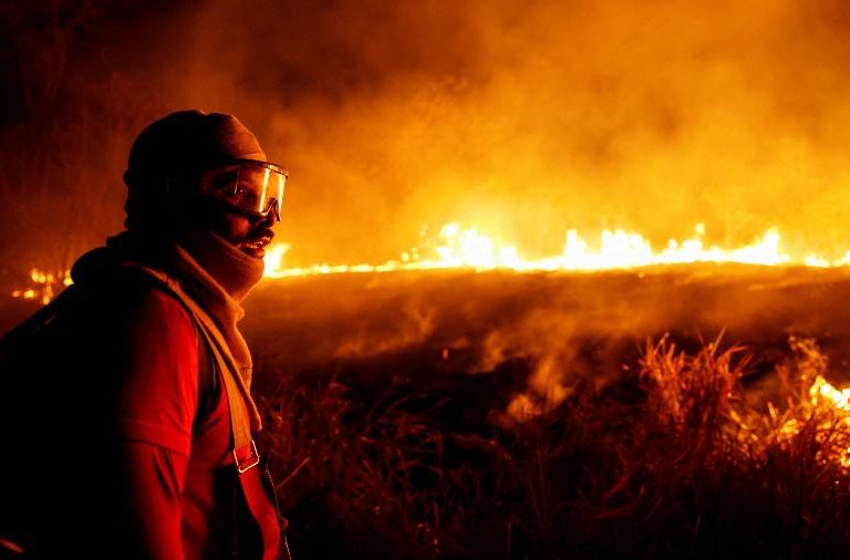 Área queimada no Brasil aumenta 410% em fevereiro e ar em Roraima fica ‘perigoso’