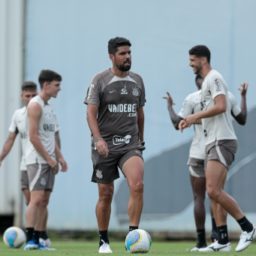 Diretor de futebol avalia elenco e diz que Corinthians está ‘sempre aberto’ no mercado