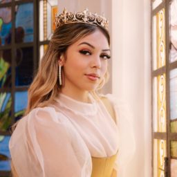 Quanto a cantora Melody fatura por mês e de onde vem a fortuna da jovem influencer?