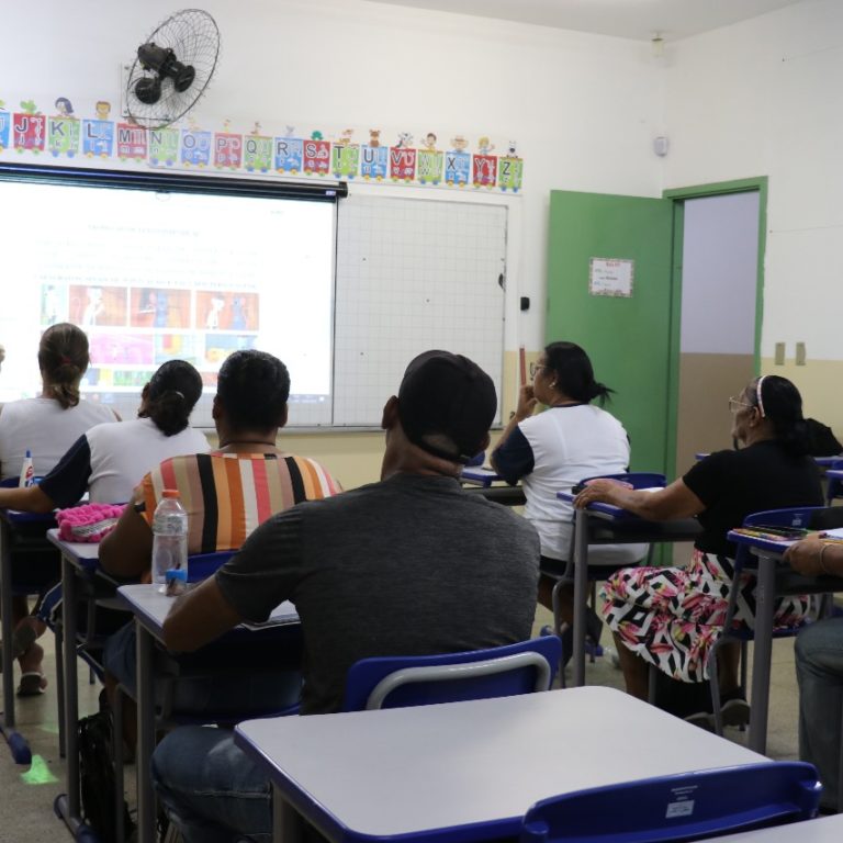 Secretaria Municipal da Educação abre as matrículas para aulas presenciais do EJA