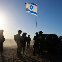 Israel diz que próprio Hamas atirou contra palestinos que aguardavam ajuda