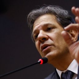 Rio pode transferir dívida da Petrobras para União em negociação, diz Haddad