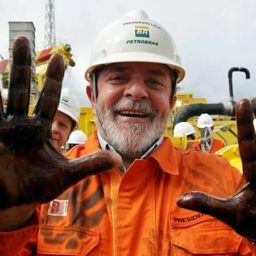 Economistas temem dedo do PT na Petrobras e retorno à era da ‘estatal para agradar governo’