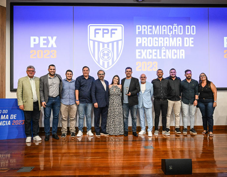 Alysson Alex recebe prêmio de excelência e destaque em gestão para o MAC