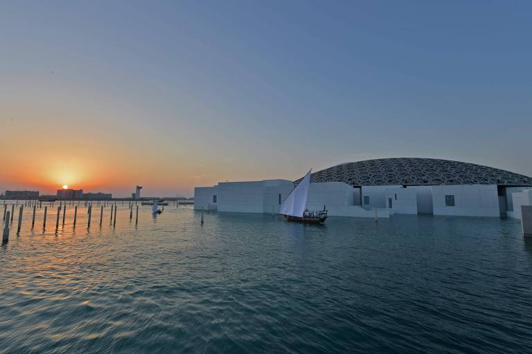 Abu Dhabi, com seu Louvre, quer disputar hegemonia cultural com o Ocidente