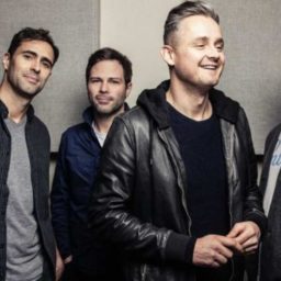 Banda inglesa Keane faz show de turnê comemorativa em novembro em SP