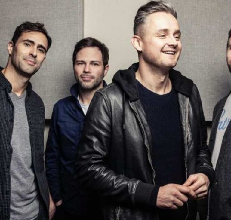 Banda inglesa Keane faz show de turnê comemorativa em novembro em SP