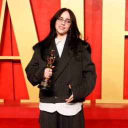 Billie Eilish coloca seguidores nos ‘melhores amigos’ do Instagram e emociona fã brasileira