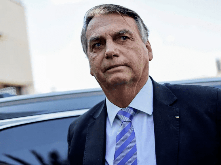 Bolsonaro elogia Tarcísio e Caiado e diz que, se não voltar, plantou semente