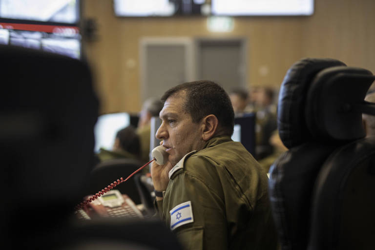 Chefe da inteligência de Israel renuncia após assumir falhas que levaram a ataques do Hamas