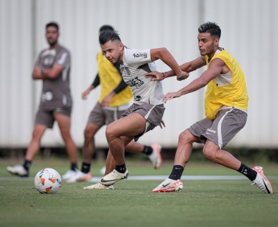 Corinthians busca reforços, mas evita apostas e vê valores altos no mercado