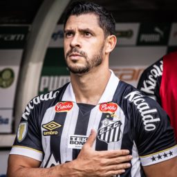 Corinthians contrariou Mano e apostou em Rojas para dispensar Giuliano