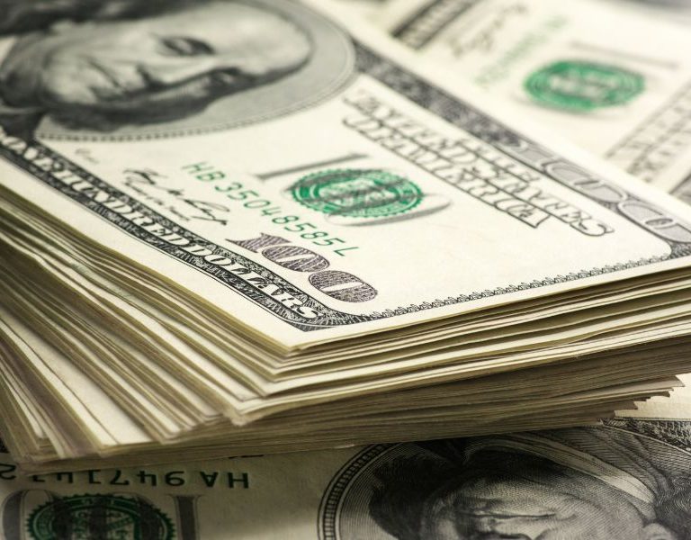 Dólar abre em alta e ultrapassa R$ 5,15 com tensão no Oriente Médio em foco