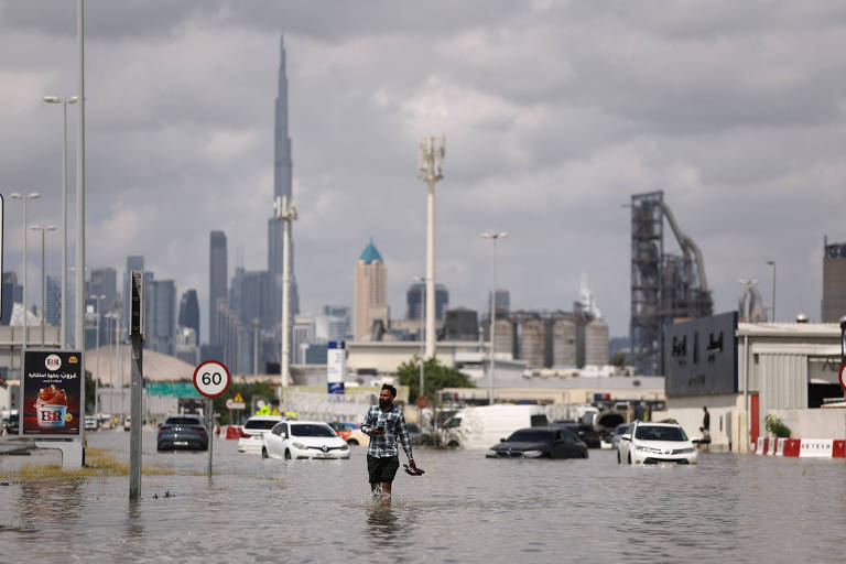 Dubai tenta voltar à normalidade após alagamentos causados por chuva histórica