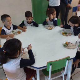 Governo municipal lança programa de educação alimentar e nutricional nas Emeis e Emefs