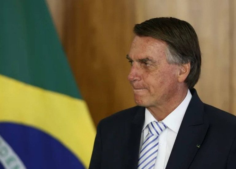 Embaixada da Hungria demite funcionário após vazamento de imagens de Bolsonaro