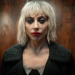 Lady Gaga aparece como Arlequina no trailer de ‘Coringa 2’, que estreia em outubro