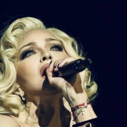 Homens puxam alta de 1.000% nas buscas por hospedagem para show de Madonna