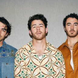Banda Jonas Brothers desembarcam no Brasil para show único no Allianz em SP