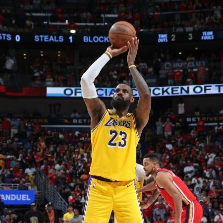Lakers batem Pelicans e pegam Nuggets nos playoffs; Warriors são eliminados