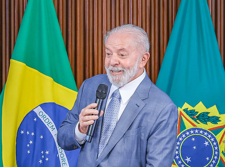 Lula diz que Brasil ‘não precisa de inteligência artificial’, mas terá plano próprio