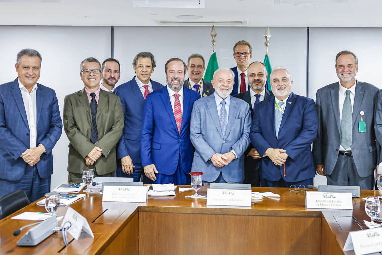 Presidente Lula reunirá ministros no fim de semana para discutir crise na Petrobras