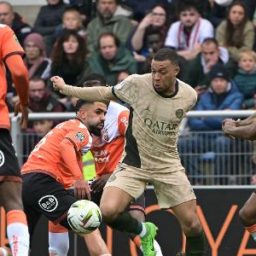 Mbappé marca, PSG vence Lorient e pode ser campeão francês ‘no vestiário’