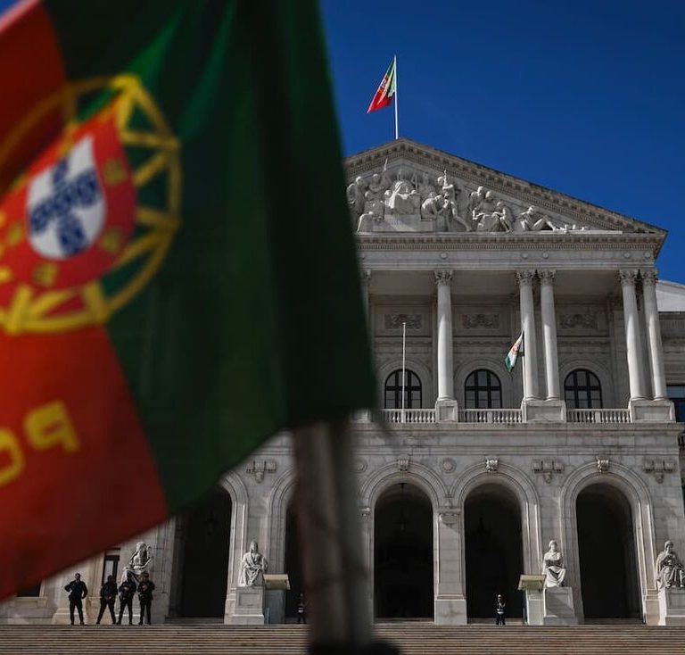 Mudança na lei da nacionalidade de Portugal que pode beneficiar brasileiros entra em vigor