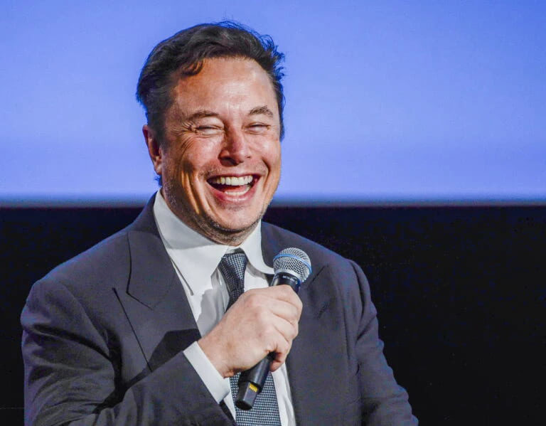 Empresário Elon Musk pergunta no X quanto custaria comprar a TV Globo