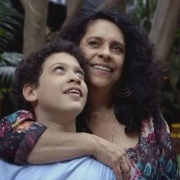 Namorada do filho da cantora Gal Costa não quer ‘herança minguada’, diz defesa