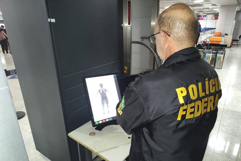 PF usa scanner corporal e prende 18 pessoas com drogas no aeroporto de Guarulhos