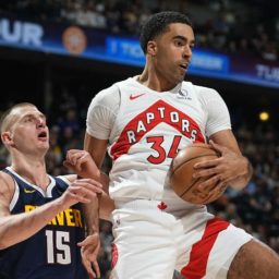 Pivô do Toronto Raptors é banido da NBA por envolvimento com apostas